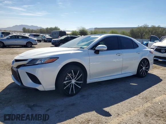 ✅ 2018 Toyota Camry XLE • VIN: 4T1BZ1HK5JU020759 • Lot: 47484506. Wystawiony na Copart z przebiegiem 79 258 mil. Bezpłatny archiwum sprzedaży aukcyjnych z USA i szczegółowy raport historii pojazdu na DreamBid. Zdjęcie 1.