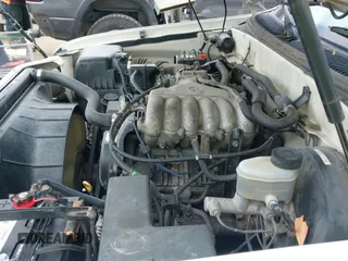 ✅ 2003 Toyota Tundra SR5 • VIN: 5TBRN34103S347917 • Lot: 42083454. Listed on IAAI with 324,185 mi. Free auction sales archive from the USA and detailed vehicle history report at DreamBid. Image 11.