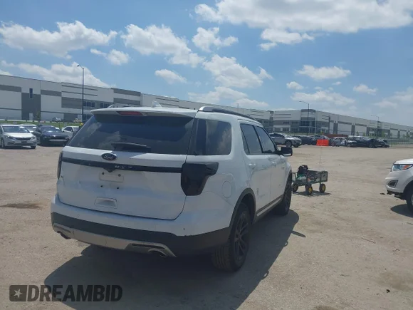 ✅ 2017 Ford Explorer XLT • VIN: 1FM5K7D84HGD16850 • Lot: 44944879. Wystawiony na IAAI z przebiegiem 182 412 mil. Bezpłatny archiwum sprzedaży aukcyjnych z USA i szczegółowy raport historii pojazdu na DreamBid. Zdjęcie 4.