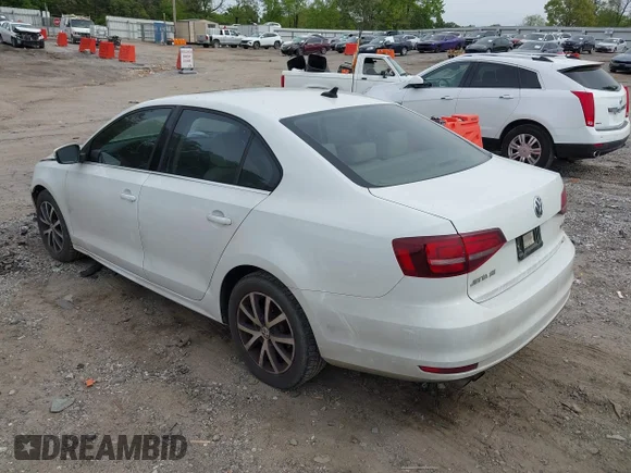 ✅ 2017 Volkswagen Jetta SE • VIN: 3VWB67AJ6HM277071 • Lot: 44793500. Wystawiony na IAAI z przebiegiem 110 704 mil. Bezpłatny archiwum sprzedaży aukcyjnych z USA i szczegółowy raport historii pojazdu na DreamBid. Zdjęcie 3.
