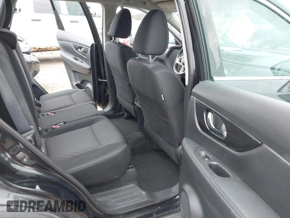 ✅ 2017 Nissan Rogue S • VIN: KNMAT2MV5HP606538 • Lot: 44726432. Wystawiony na IAAI z przebiegiem 51 015 mil. Bezpłatny archiwum sprzedaży aukcyjnych z USA i szczegółowy raport historii pojazdu na DreamBid. Zdjęcie 8.