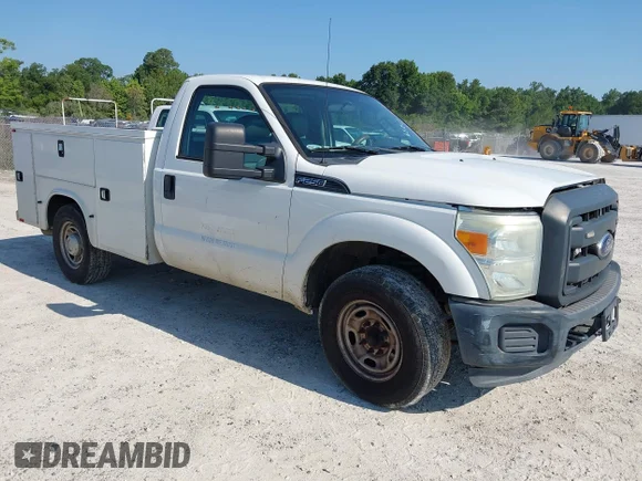 ✅ 2015 Ford F-250 XL • VIN: 1FDBF2A60FEB61901 • Lot: 45594184. Wystawiony na IAAI z przebiegiem 236 291 mil. Bezpłatny archiwum sprzedaży aukcyjnych z USA i szczegółowy raport historii pojazdu na DreamBid. Zdjęcie 1.