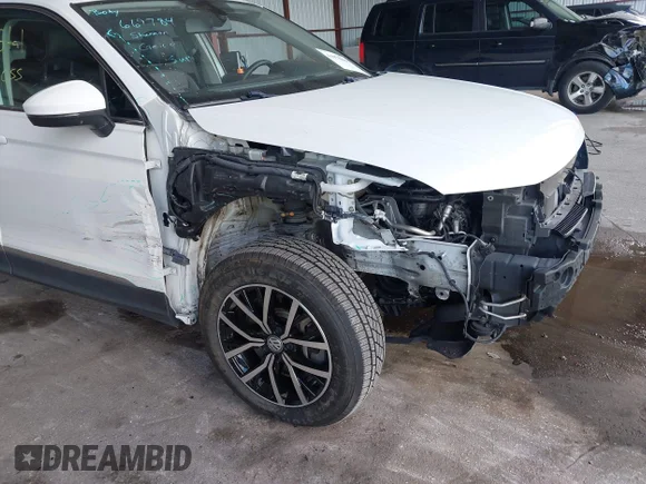 ✅ 2021 Volkswagen Tiguan SE • VIN: 3VV3B7AXXMM000572 • Lot: 43978084. Wystawiony na IAAI z przebiegiem 76 703 mil. Bezpłatny archiwum sprzedaży aukcyjnych z USA i szczegółowy raport historii pojazdu na DreamBid. Zdjęcie 6.