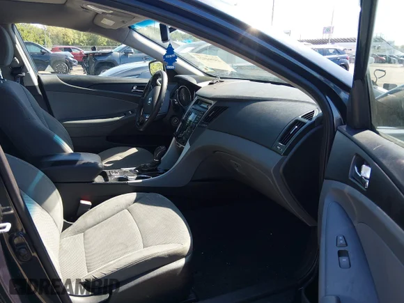 ✅ 2013 Hyundai Sonata GLS • VIN: 5NPEB4ACXDH673645 • Lot: 45094921. Wystawiony na IAAI z przebiegiem 259 330 mil. Bezpłatny archiwum sprzedaży aukcyjnych z USA i szczegółowy raport historii pojazdu na DreamBid. Zdjęcie 5.