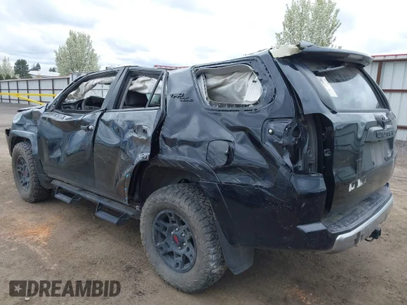 ✅ 2022 Toyota 4Runner TRD Off Road Premium • VIN: JTERU5JR6N5972648 • Lot: 44847405. Wystawiony na IAAI z przebiegiem Nie podano. Bezpłatny archiwum sprzedaży aukcyjnych z USA i szczegółowy raport historii pojazdu na DreamBid. Zdjęcie 3.