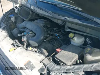 ✅ 2018 Ford Transit Passenger XL • VIN: 1FMZK1CM1JKA17249 • Lot: 42143530. Wystawiony na IAAI z przebiegiem 218 425 mil. Bezpłatny archiwum sprzedaży aukcyjnych z USA i szczegółowy raport historii pojazdu na DreamBid. Zdjęcie 18.