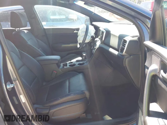 ✅ 2022 Kia Sportage Nightfall • VIN: KNDP63AC9N7955157 • Lot: 43445265. Wystawiony na IAAI z przebiegiem 60 930 mil. Bezpłatny archiwum sprzedaży aukcyjnych z USA i szczegółowy raport historii pojazdu na DreamBid. Zdjęcie 5.