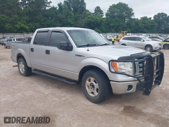 ✅ 2013 Ford F-150 XLT • VIN: 1FTEW1CM8DFA45599 • Lot: 45104307. Wystawiony na IAAI z przebiegiem 257 133 mil. Bezpłatny archiwum sprzedaży aukcyjnych z USA i szczegółowy raport historii pojazdu na DreamBid. Zdjęcie 1.