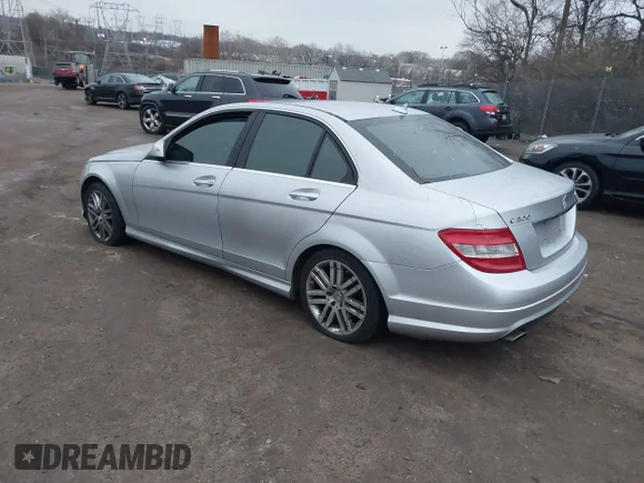✅ 2009 Mercedes-Benz C 300 Sport • VIN: WDDGF81X99R052409 • Lot: 44138189. Wystawiony na IAAI z przebiegiem 221 300 mil. Bezpłatny archiwum sprzedaży aukcyjnych z USA i szczegółowy raport historii pojazdu na DreamBid. Zdjęcie 3.