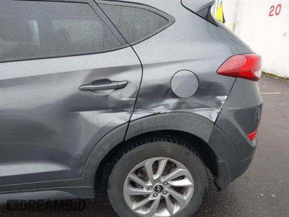 ✅ 2017 Hyundai Tucson SE • VIN: KM8J23A44HU399447 • Lot: 44584527. Wystawiony na IAAI z przebiegiem 100 542 mil. Bezpłatny archiwum sprzedaży aukcyjnych z USA i szczegółowy raport historii pojazdu na DreamBid. Zdjęcie 6.