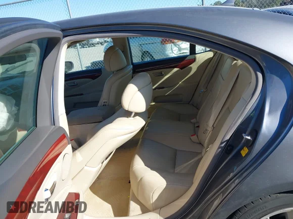 ✅ 2012 Lexus LS 460 • VIN: JTHBL5EF7C5110849 • Лот: 44042256. Опубліковано раніше на IAAI з пробігом 118 560 миль. Безкоштовний доступ до архіву аукціонних продажів зі США та докладний звіт про історію автомобіля на DreamBid. Зображення 8.