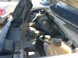 ✅ 2013 Ford Econoline Cargo Commercial • VIN: 1FTNE1EW3DDA98708 • Lot: 43595093. Wystawiony na IAAI z przebiegiem 206 490 mil. Bezpłatny archiwum sprzedaży aukcyjnych z USA i szczegółowy raport historii pojazdu na DreamBid. Zdjęcie 20.