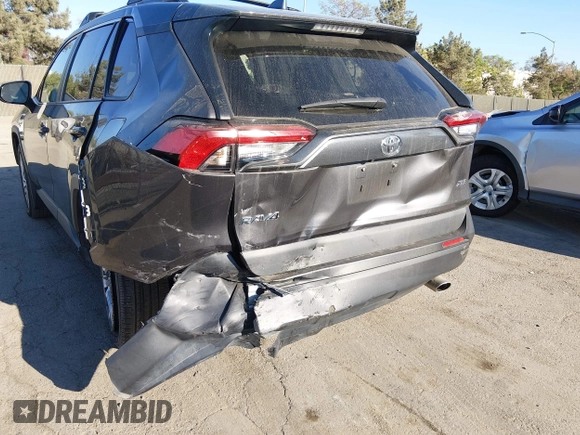✅ 2023 Toyota RAV4 XLE Premium • VIN: 2T3C1RFV4PW296938 • Lot: 44650157. Wystawiony na IAAI z przebiegiem 28 343 mil. Bezpłatny archiwum sprzedaży aukcyjnych z USA i szczegółowy raport historii pojazdu na DreamBid. Zdjęcie 6.