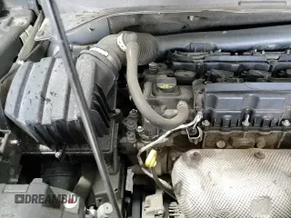 ✅ 2019 Jeep Renegade Sport • VIN: ZACNJBAB0KPJ77043 • Lot: 85545855. Wystawiony na Copart z przebiegiem 89 098 mil. Bezpłatny archiwum sprzedaży aukcyjnych z USA i szczegółowy raport historii pojazdu na DreamBid. Zdjęcie 14.