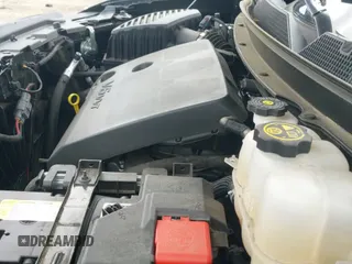 ✅ 2023 Chevrolet Traverse LS • VIN: 1GNERFKW9PJ319344 • Lot: 42181237. Wystawiony na IAAI z przebiegiem 33 760 mil. Bezpłatny archiwum sprzedaży aukcyjnych z USA i szczegółowy raport historii pojazdu na DreamBid. Zdjęcie 19.