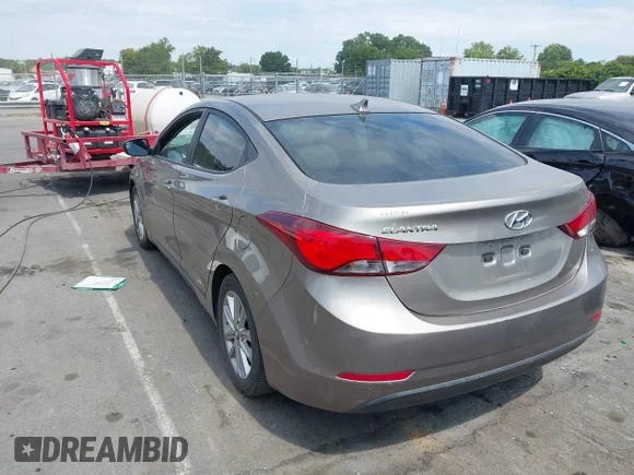 ✅ 2015 Hyundai Elantra SE • VIN: 5NPDH4AE8FH588818 • Lot: 43117370. Wystawiony na IAAI z przebiegiem 138 606 mil. Bezpłatny archiwum sprzedaży aukcyjnych z USA i szczegółowy raport historii pojazdu na DreamBid. Zdjęcie 3.