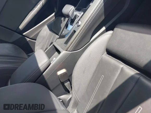 ✅ 2024 Audi A4 S line Premium Plus • VIN: WAUEAAF46RN006028 • Lot: 45383119. Wystawiony na IAAI z przebiegiem 46 332 mil. Bezpłatny archiwum sprzedaży aukcyjnych z USA i szczegółowy raport historii pojazdu na DreamBid. Zdjęcie 5.