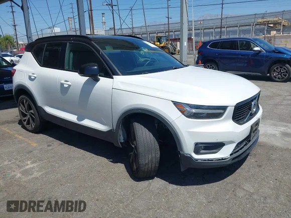2020 Volvo XC40 R-Design