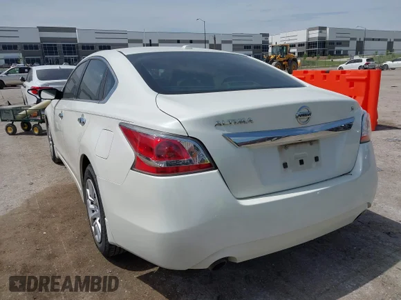 ✅ 2015 Nissan Altima S • VIN: 1N4AL3AP2FN388374 • Lot: 45115816. Wystawiony na IAAI z przebiegiem 174 407 mil. Bezpłatny archiwum sprzedaży aukcyjnych z USA i szczegółowy raport historii pojazdu na DreamBid. Zdjęcie 3.