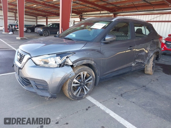 ✅ 2020 Nissan Kicks SV • VIN: 3N1CP5CV3LL512309 • Lot: 44485276. Wystawiony na IAAI z przebiegiem 110 231 mil. Bezpłatny archiwum sprzedaży aukcyjnych z USA i szczegółowy raport historii pojazdu na DreamBid. Zdjęcie 2.