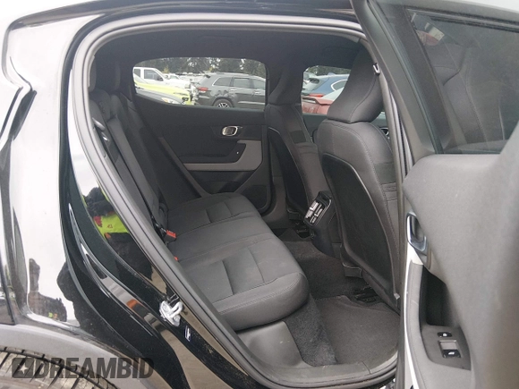 ✅ 2022 Polestar 2 • VIN: LPSED3KA7NL073804 • Lot: 44926418. Wystawiony na IAAI z przebiegiem 65 085 mil. Bezpłatny archiwum sprzedaży aukcyjnych z USA i szczegółowy raport historii pojazdu na DreamBid. Zdjęcie 8.