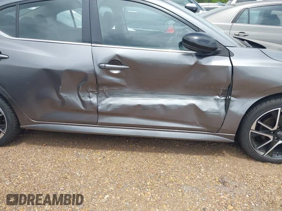 ✅ 2025 Nissan Sentra SR • VIN: 3N1AB8DV2SY310455 • Lot: 44923258. Wystawiony na IAAI z przebiegiem 28 596 mil. Bezpłatny archiwum sprzedaży aukcyjnych z USA i szczegółowy raport historii pojazdu na DreamBid. Zdjęcie 6.