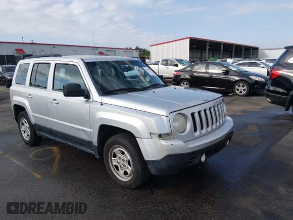 ✅ 2013 Jeep Patriot Sport • VIN: 1C4NJPBB4DD121879 • Lot: 44770792. Wystawiony na IAAI z przebiegiem 194 083 mil. Bezpłatny archiwum sprzedaży aukcyjnych z USA i szczegółowy raport historii pojazdu na DreamBid. Zdjęcie 1.