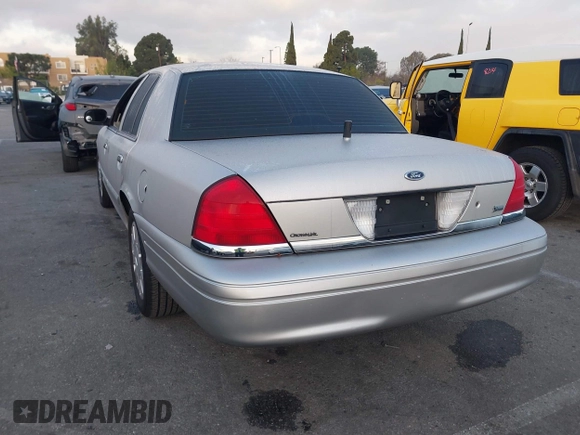 ✅ 2011 Ford Police Interceptor • VIN: 2FABP7BV1BX112192 • Lot: 42889196. Wystawiony na IAAI z przebiegiem 133 138 mil. Bezpłatny archiwum sprzedaży aukcyjnych z USA i szczegółowy raport historii pojazdu na DreamBid. Zdjęcie 3.