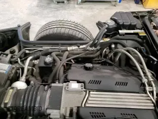 1994 Chevrolet Corvette z VIN 1G1YY32P8R5103280, wystawiony jako Copart lot #83605404 z przebiegiem 116 481 mil mil oraz Czysty tytuł • Clean title. Historia ofert i sprzedaży dostępna na DreamBid. Obrazek 13.