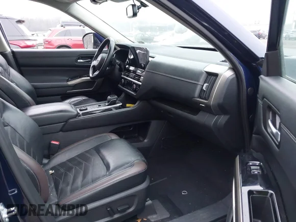 ✅ 2022 Nissan Pathfinder Platinum • VIN: 5N1DR3DK6NC265382 • Lot: 44054575. Wystawiony na IAAI z przebiegiem 64 890 mil. Bezpłatny archiwum sprzedaży aukcyjnych z USA i szczegółowy raport historii pojazdu na DreamBid. Zdjęcie 5.