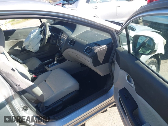 ✅ 2015 Honda Civic LX • VIN: 19XFB2F55FE202027 • Lot: 44096028. Wystawiony na IAAI z przebiegiem 83 259 mil. Bezpłatny archiwum sprzedaży aukcyjnych z USA i szczegółowy raport historii pojazdu na DreamBid. Zdjęcie 5.