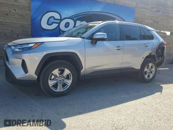 ✅ 2025 Toyota RAV4 XLE • VIN: 2T3P1RFV9SW567793 • Лот: 49732116. Опубликован ранее на Copart с пробегом 15 212 миль. Бесплатный доступ к архиву аукционных продаж из США и подробный отчёт об истории автомобиля на DreamBid. Изображение 1.