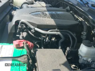 ✅ 2019 Toyota Tacoma SR • VIN: 3TMCZ5AN1KM235503 • Lot: 43140444. Wystawiony na IAAI z przebiegiem 82 338 mil. Bezpłatny archiwum sprzedaży aukcyjnych z USA i szczegółowy raport historii pojazdu na DreamBid. Zdjęcie 19.