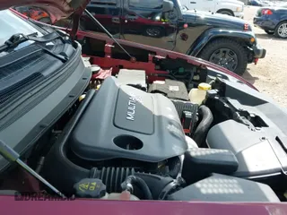 ✅ 2018 Jeep Cherokee Latitude Plus • VIN: 1C4PJLLB2JD615685 • Lot: 42910492. Listed on IAAI with 101,769 mi. Free auction sales archive from the USA and detailed vehicle history report at DreamBid. Image 19.