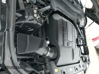 ✅ 2017 Land Rover Range Rover • VIN: SALGS2FE7HA327811 • Lot: 41232873. Wystawiony na IAAI z przebiegiem 55 304 mil. Bezpłatny archiwum sprzedaży aukcyjnych z USA i szczegółowy raport historii pojazdu na DreamBid. Zdjęcie 18.