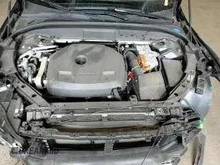 ✅ 2024 Volvo XC60 Plus Dark Theme • VIN: YV4H60DL1R1731420 • Lot: 63668675. Listed on Copart with 13,347 mi. Free auction sales archive from the USA and detailed vehicle history report at DreamBid. Image 15.