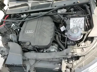 ✅ 2025 Audi Q5 S line Premium Plus • VIN: WA1EAAFY8S2013523 • Lot: 57878435. Listed on Copart with 3,956 mi. Free auction sales archive from the USA and detailed vehicle history report at DreamBid. Image 15.