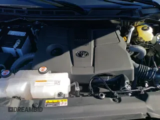 ✅ 2025 Toyota Tundra SR5 • VIN: 5TFLA5DB1SX308274 • Лот: 90075885. Опубликован ранее на Copart с пробегом 955 миль. Бесплатный доступ к архиву аукционных продаж из США и подробный отчёт об истории автомобиля на DreamBid. Изображение 13.