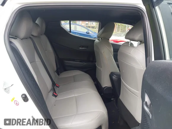 ✅ 2018 Toyota C-HR XLE • VIN: NMTKHMBX3JR050309 • Лот: 45402406. Опубліковано раніше на IAAI з пробігом 84 770 миль. Безкоштовний доступ до архіву аукціонних продажів зі США та докладний звіт про історію автомобіля на DreamBid. Зображення 8.
