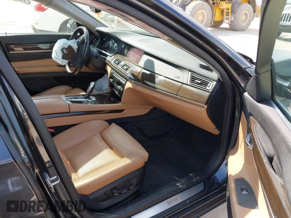 ✅ 2010 BMW 7 Series 750Li xDrive • VIN: WBAKC8C52AC430633 • Lot: 41790273. Wystawiony na IAAI z przebiegiem 127 068 mil. Bezpłatny archiwum sprzedaży aukcyjnych z USA i szczegółowy raport historii pojazdu na DreamBid. Zdjęcie 5.