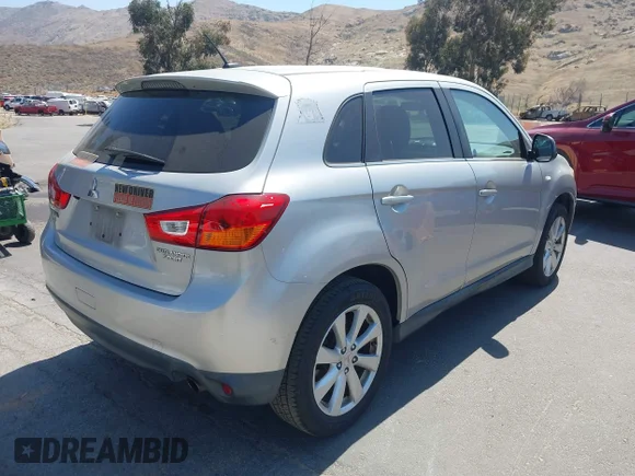 ✅ 2014 Mitsubishi Outlander SE • VIN: 4A4AP4AU8EE007550 • Lot: 45179436. Listed on IAAI with 190,592 mi. Free auction sales archive from the USA and detailed vehicle history report at DreamBid. Image 4.