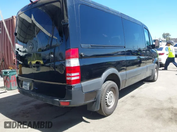 ✅ 2014 Mercedes-Benz Sprinter Passenger • VIN: WDZPE7DC6E5925034 • Лот: 42816182. Опубліковано раніше на IAAI з пробігом 311 250 миль. Безкоштовний доступ до архіву аукціонних продажів зі США та докладний звіт про історію автомобіля на DreamBid. Зображення 4.
