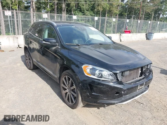 ✅ 2015 Volvo XC60 T5 Platinum • VIN: YV4612RM6F2659087 • Lot: 42572914. Wystawiony na IAAI z przebiegiem 43 820 mil. Bezpłatny archiwum sprzedaży aukcyjnych z USA i szczegółowy raport historii pojazdu na DreamBid. Zdjęcie 1.