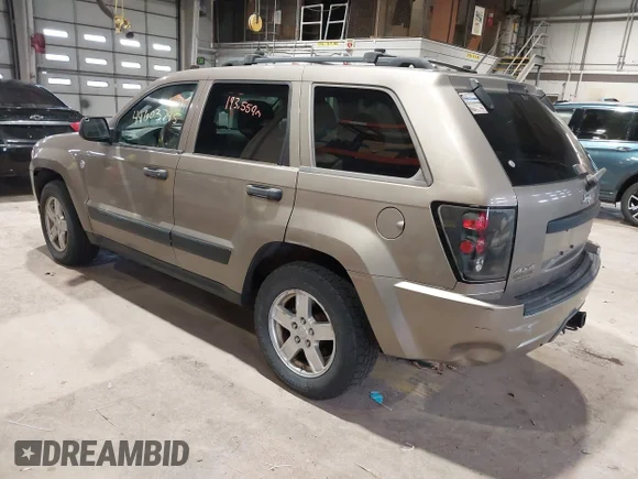 ✅ 2005 Jeep Grand Cherokee Laredo • VIN: 1J4HR48N95C694722 • Lot: 44603745. Wystawiony na IAAI z przebiegiem 193 559 mil. Bezpłatny archiwum sprzedaży aukcyjnych z USA i szczegółowy raport historii pojazdu na DreamBid. Zdjęcie 3.