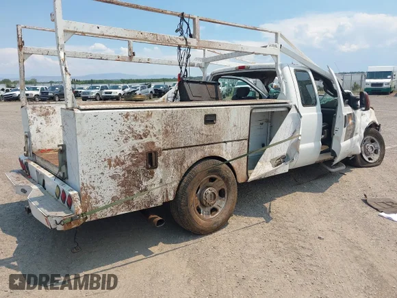 ✅ 2005 Ford F-350 • VIN: 1FDSX34P75EA85521 • Lot: 42734649. Wystawiony na IAAI z przebiegiem 159 562 mil. Bezpłatny archiwum sprzedaży aukcyjnych z USA i szczegółowy raport historii pojazdu na DreamBid. Zdjęcie 4.