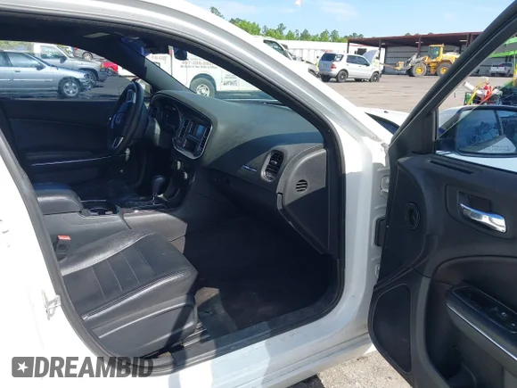 ✅ 2011 Dodge Charger Rallye • VIN: 2B3CL3CG0BH617140 • Лот: 44728406. Опубликован ранее на IAAI с пробегом 199 256 миль. Бесплатный доступ к архиву аукционных продаж из США и подробный отчёт об истории автомобиля на DreamBid. Изображение 5.