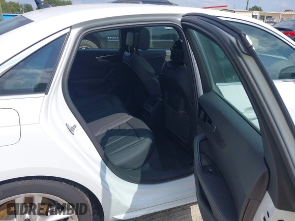 ✅ 2022 Audi A4 S line Premium Plus • VIN: WAUEAAF49NN015008 • Lot: 43127366. Wystawiony na IAAI z przebiegiem 90 000 mil. Bezpłatny archiwum sprzedaży aukcyjnych z USA i szczegółowy raport historii pojazdu na DreamBid. Zdjęcie 8.