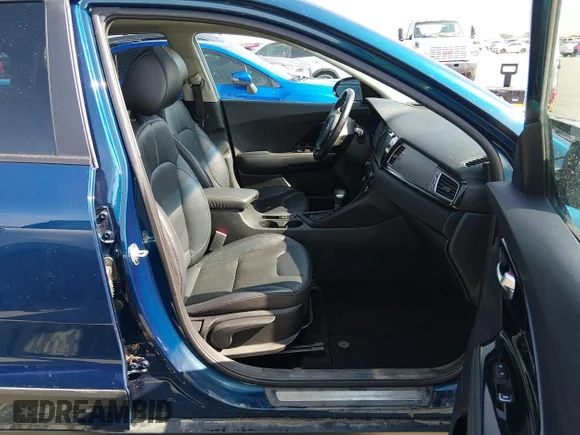 ✅ 2019 Kia Niro Touring • VIN: KNDCE3LC2K5233969 • Lot: 45479589. Listed on IAAI with 95,475 mi. Free auction sales archive from the USA and detailed vehicle history report at DreamBid. Image 5.