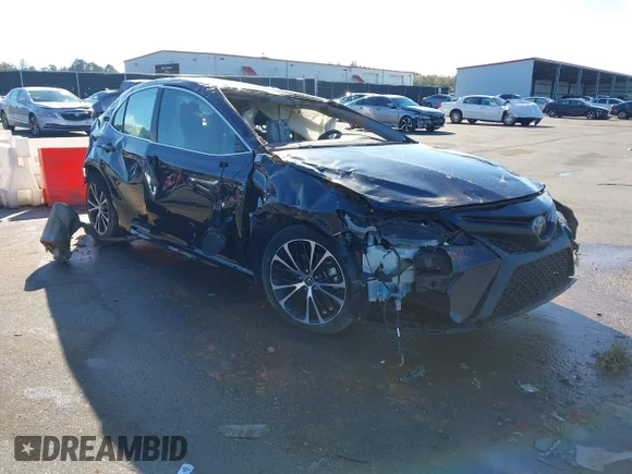 ✅ 2019 Toyota Camry SE • VIN: 4T1B11HK3KU758052 • Lot: 43918958. Wystawiony na IAAI z przebiegiem 76 940 mil. Bezpłatny archiwum sprzedaży aukcyjnych z USA i szczegółowy raport historii pojazdu na DreamBid. Zdjęcie 1.