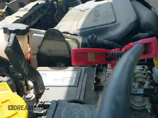 ✅ 2020 Jeep Renegade Latitude • VIN: ZACNJBBB4LPL34900 • Lot: 42274669. Wystawiony na IAAI z przebiegiem 41 908 mil. Bezpłatny archiwum sprzedaży aukcyjnych z USA i szczegółowy raport historii pojazdu na DreamBid. Zdjęcie 19.